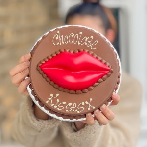 Personalised Kiss Smash Cake