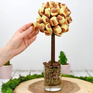 
                            Personalised Reese's Peanut Butter Cup Sweet Tree - 25cm