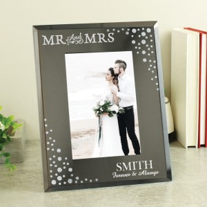 
                            Personalised Mr and Mrs 4x6 Diamante Glass Photo Frame